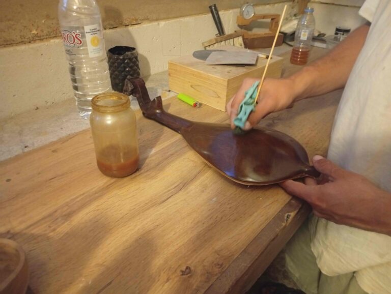 refener class luthier experience10 2 768x578